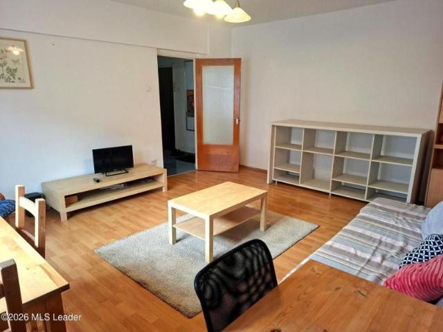 Apartament cu 2 camere de inchiriat, cu priveliste catre apus inclusa