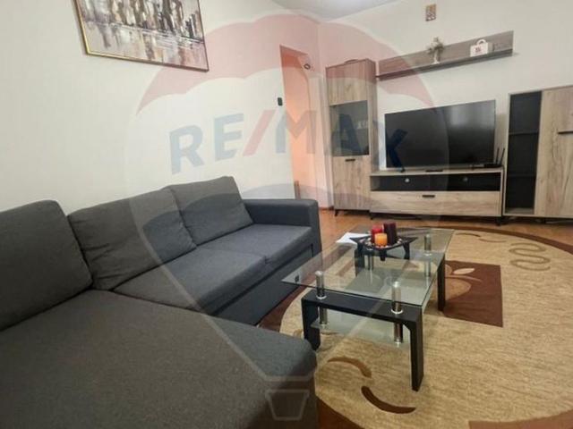 Apartament cu 2 camere de închiriat în zona Malu Rosu