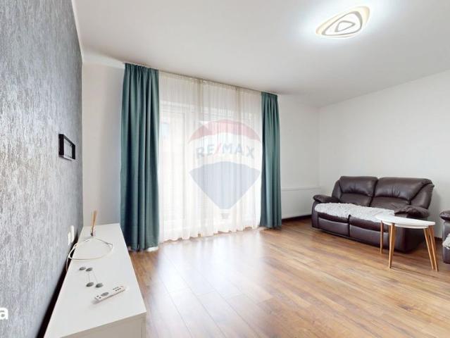 Apartament cu 2 camere de închiriat în zona Tractorul