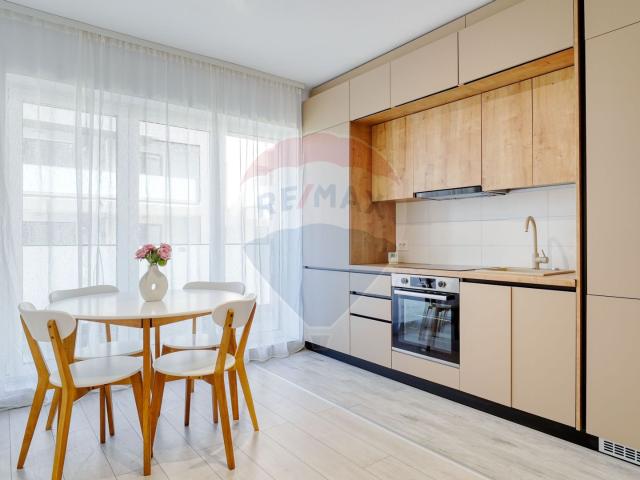 apartament cu 2 camere de închiriat în zona tractorul