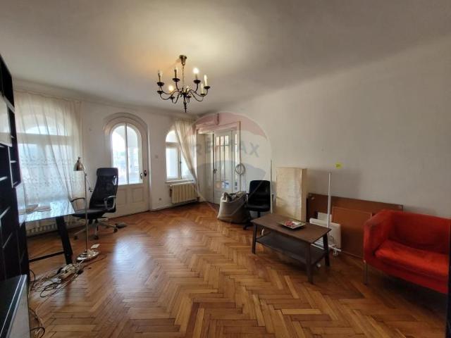 Apartament cu 2 camere de inchiriat in zona Universitate