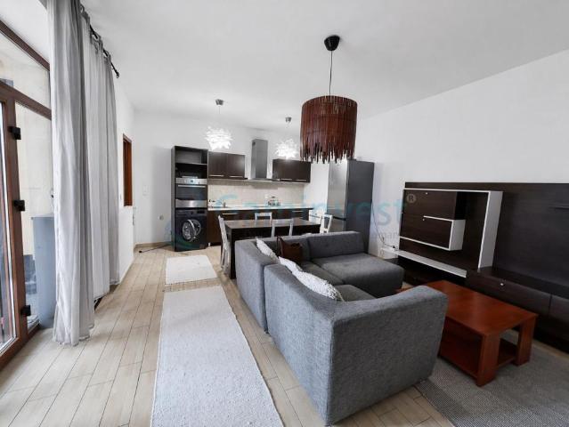 Apartament cu 2 camere de inchiriat in Oradea, ultracentral, curte proprie