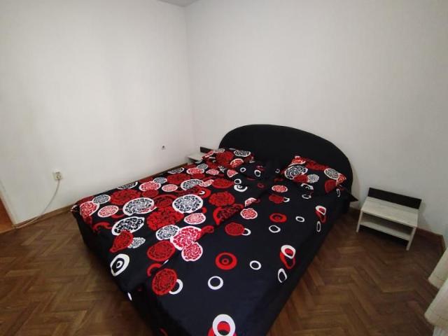 Apartament cu 2 camere de inchiriat mobilat si utilat in zona Soarelui
