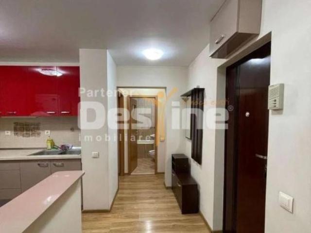 Apartament cu 2 camere decomandat 55 mp la etaj intermediar, cartierul Tractorul