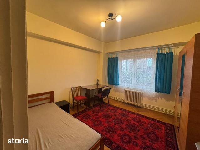 Apartament cu 2 camere, decomandat, 55mp etaj 2/4, ultracentral