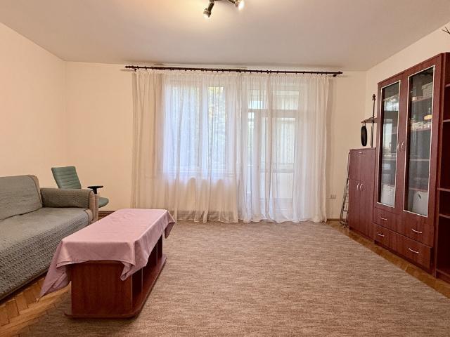 Apartament cu 2 camere, decomandat, de inchiriat, in Timisoara