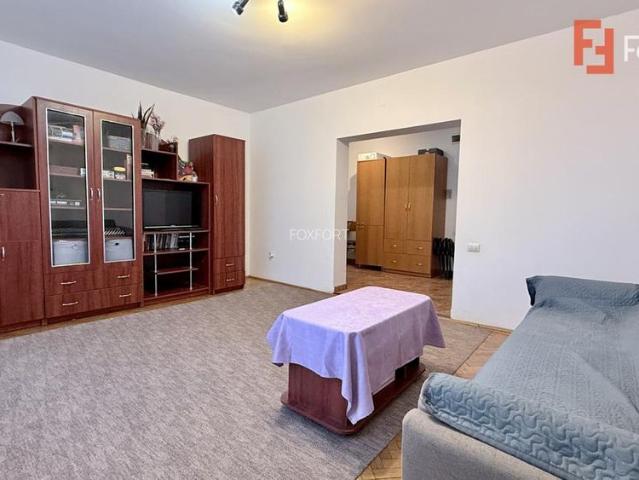 Apartament cu 2 camere, decomandat, de inchiriat, in Timisoara