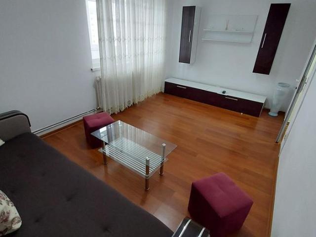 Apartament cu 2 camere decomandat in Mircea cel Batran