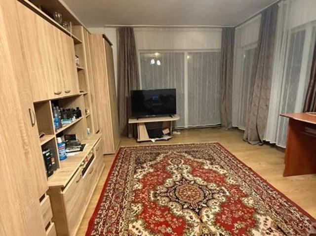 Apartament cu 2 camere decomandat langa FSEGA
