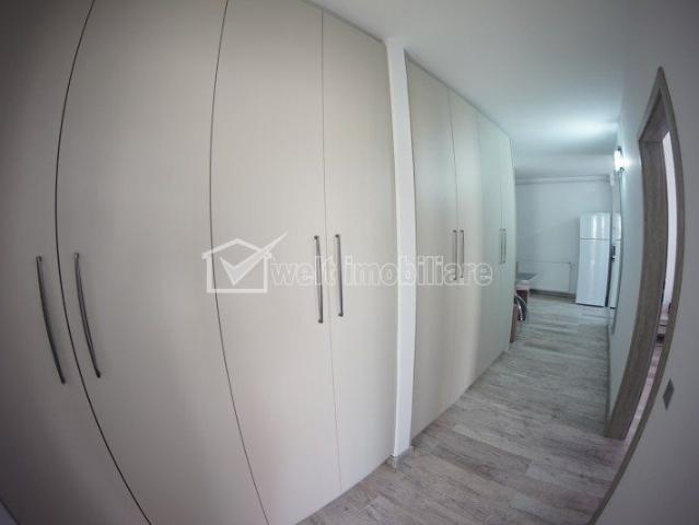 Apartament cu 2 camere, decomandat, lux, parcare, zona Iulius Mall