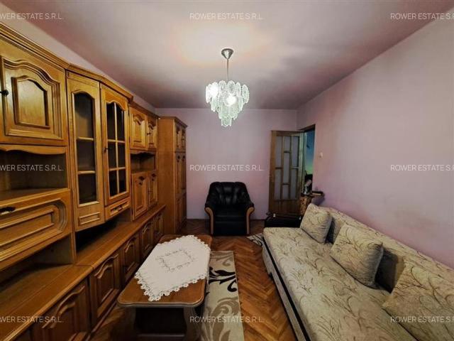 Apartament cu 2 camere, Decomandat, situat in cartierul Manstur!