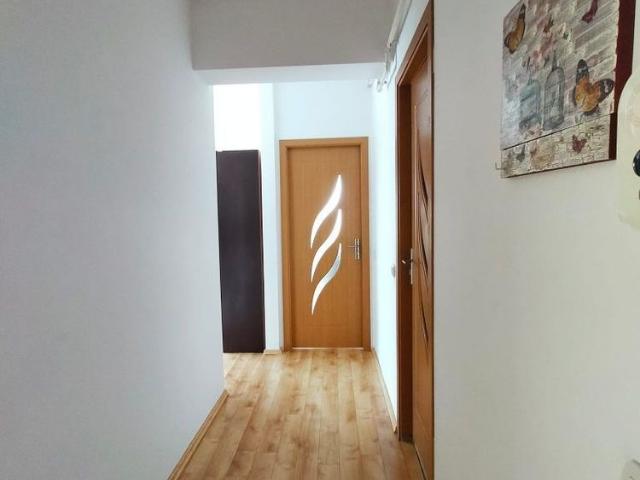 Apartament cu 2 camere, decomandat, str Edgar Quinet
