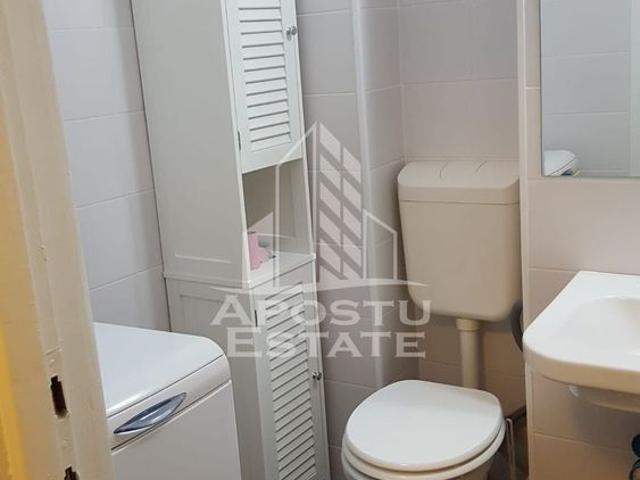 Apartament cu 2 camere decomandat, zona Spitalului Judetean