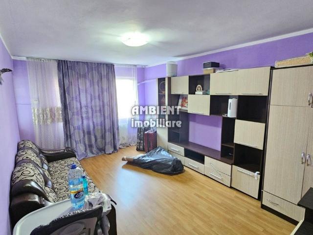 Apartament cu 2 camere, decomandate, zona CENTRU
