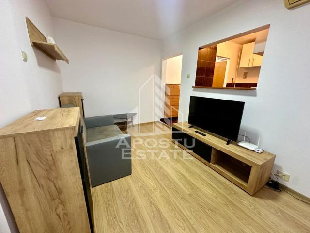 Apartament cu 2 camere, etaj intermediar, renovat, zona Sagului