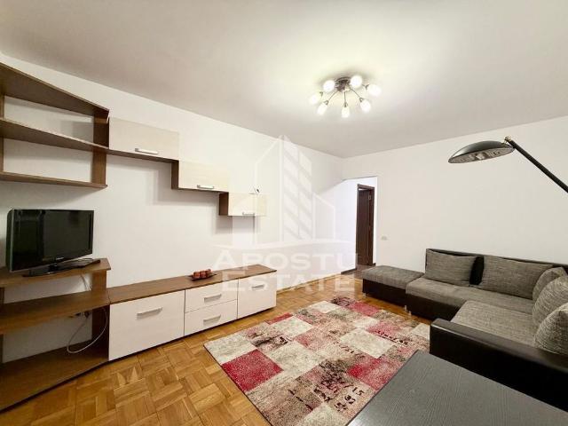 Apartament cu 2 camere, etaj intermediar, zona Complexul.