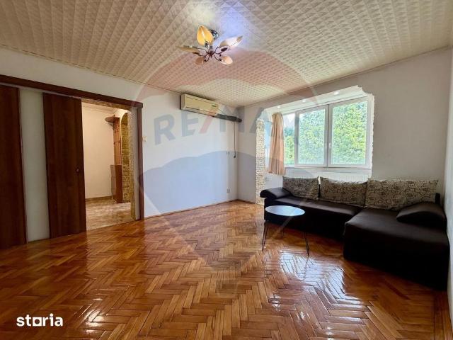 Apartament cu 2 camere și 2 balcoane de închiriat zona Podgoria