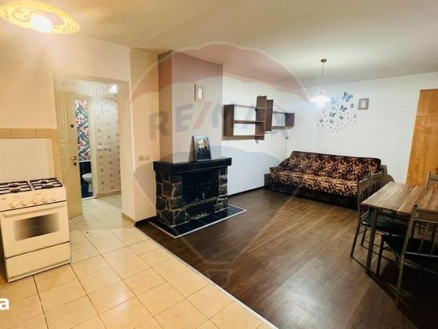 Apartament cu 2 camere în centrul vechi de închiriat