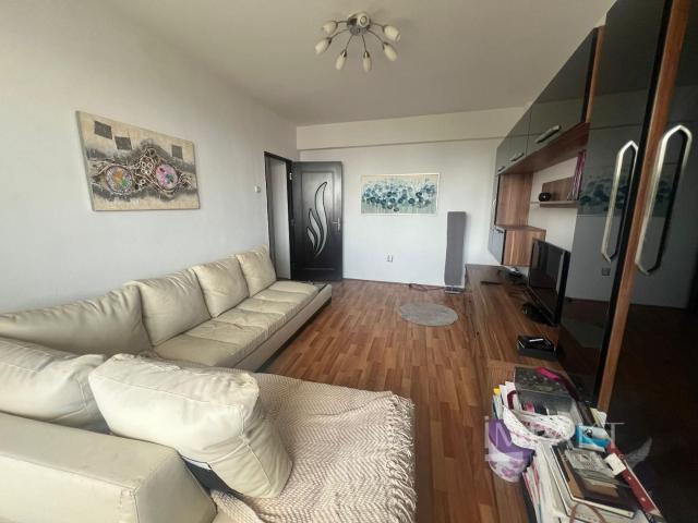 Apartament cu 2 camere, in zona UMF!