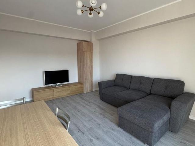 Apartament cu 2 camere, INCHIRIERE cu balcon si parcare 450 €/luna