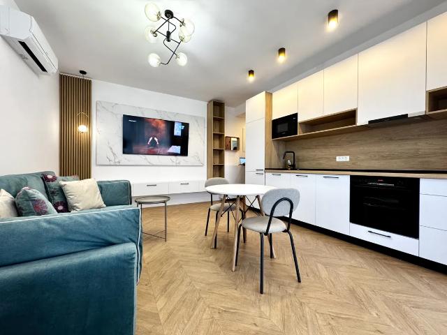 Apartament cu 2 camere, la prima închiriere, primitor si elegant