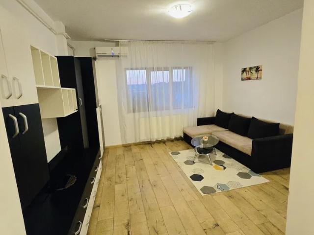 Apartament cu 2 camere, LOC DE PARCARE, zona Tatarasi