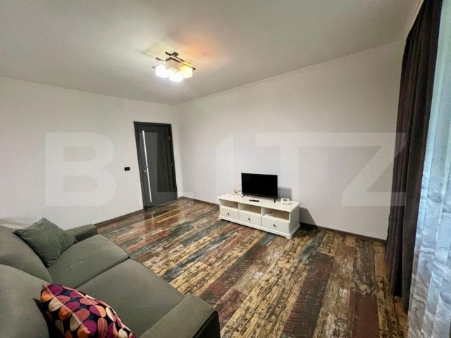 Apartament cu 2 camere, parter, centrala si AC, zona central