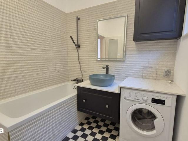 Apartament cu 2 camere partial mobilat in zona centrala