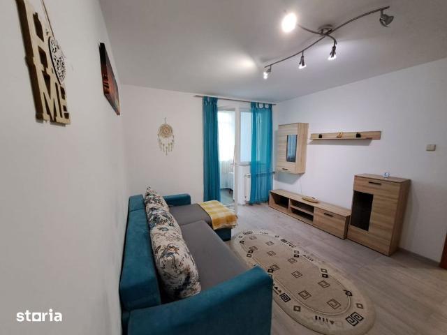 Apartament cu 2 camere semidecomandate, Centru