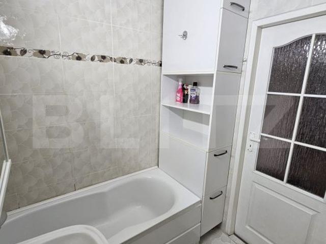 Apartament cu 2 camere si dressing, decomandat, 70 mp, la cheie