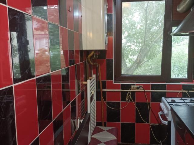 Apartament cu 2 camere, zona Alexandru Cel Bun