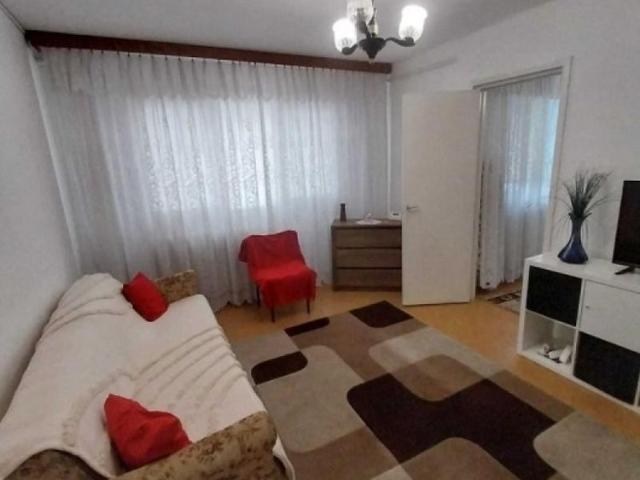 Apartament cu 2 camere zona Alexandru cel Bun Piata Voievozilor