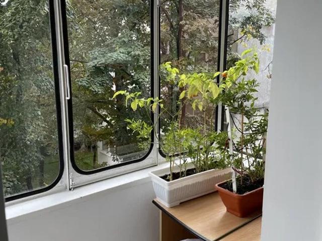 Apartament cu 2 camere, zona Pod Rosu