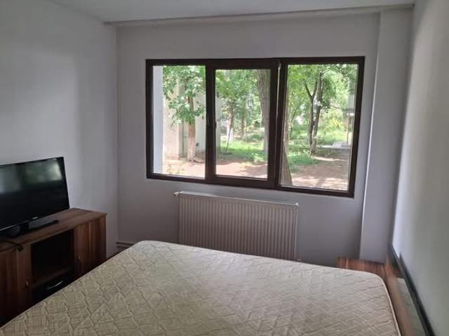 Apartament cu 2 camere, zona Podu de Piatra