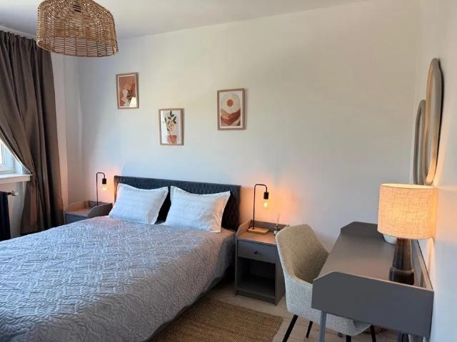 Apartament cu 2 camere, zona Podu Ros
