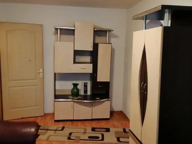 Apartament cu 2 camere, zona Podu Ros