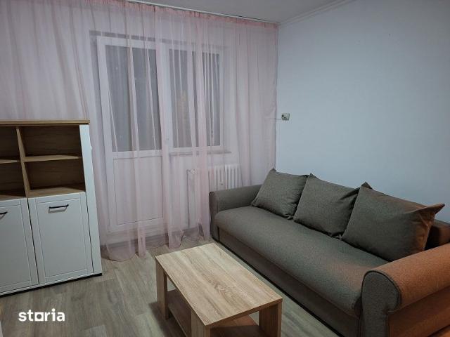 Apartament cu 2 camere zona Podu Ros Colegiul Emil Racovita