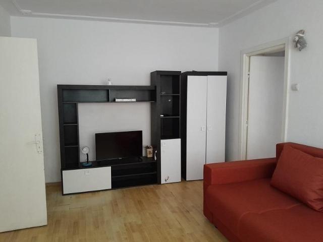 Apartament cu 2 camere zona Podu Ros Scoala Titu Maiorescu