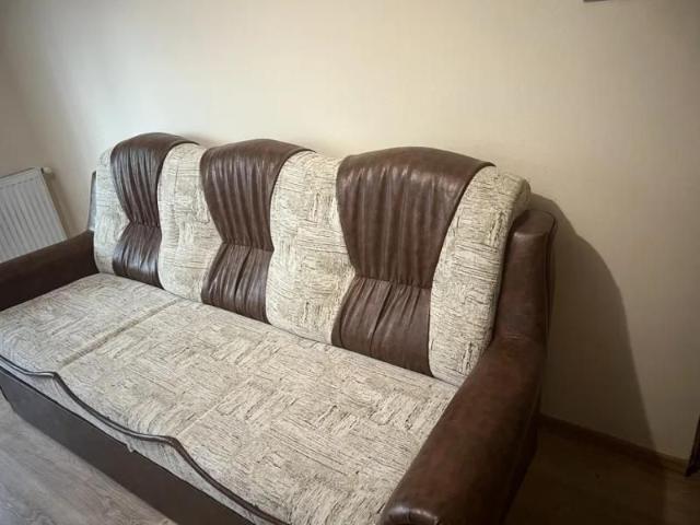 Apartament cu 2 camere zona Podu Ros Vis a vis de Serviciul de Pasapoarte