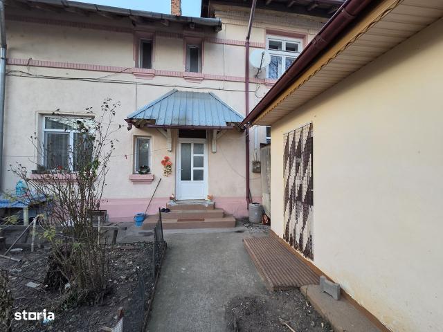 Apartament cu 2 camere zona Parc CFR Adjud