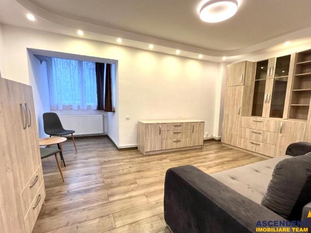 Apartament cu 2 camere, zona Tudor