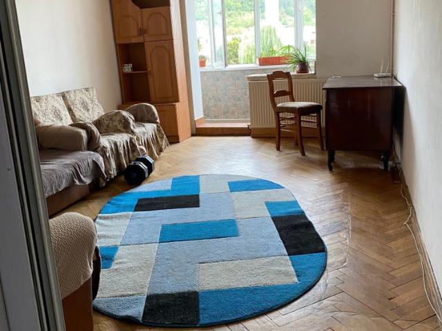 Apartament cu 2 camere, zona Tudor
