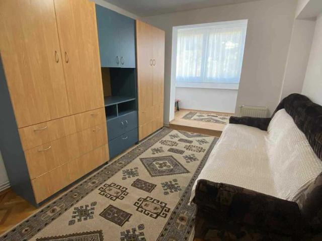 Apartament cu 2 camere, zona Tudor