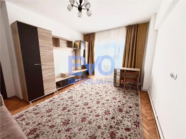 Apartament cu 2 camere, 2 balcoane, decomandat, zona Canta Iasi