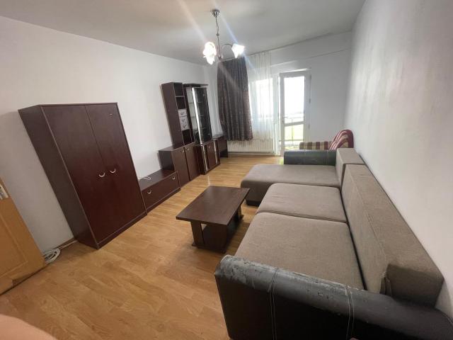 Apartament cu 3 camera decomandat, etaj 7/10, zona Mircea cel Batran