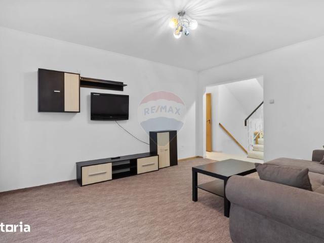 Apartament cu 3 camere NOU RENOVAT, PRIMA ÎNCHIRIER zona Polivalentă