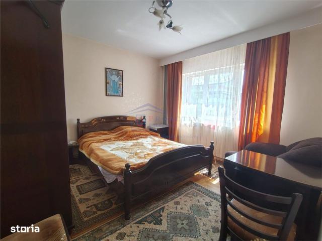 Apartament cu 3 camere, Obcini, Etaj Intermediar, 3c 4433