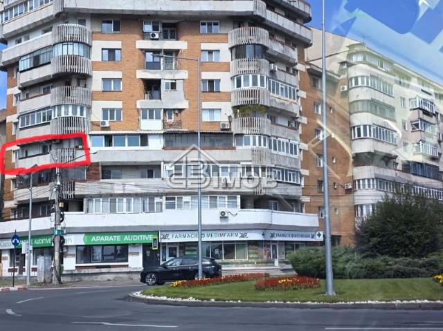Apartament cu 3 camere, Calea București, etaj 3