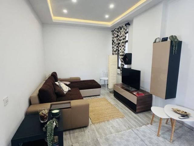 Apartament cu 3 camere, Capitale