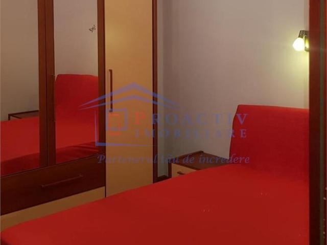 Apartament cu 3 camere, Centru, i3c608